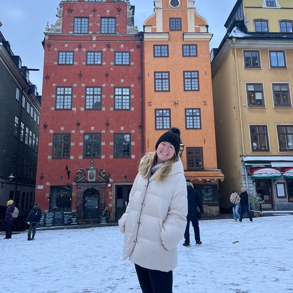 Meet your Posher, Caitlyn - Picture 1 of 1